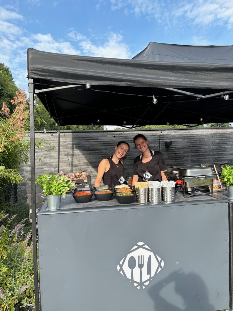 Sommerfeste & Weihnachtsfeiern? Buche jetzt dein mobiles Catering mit Taste Local.